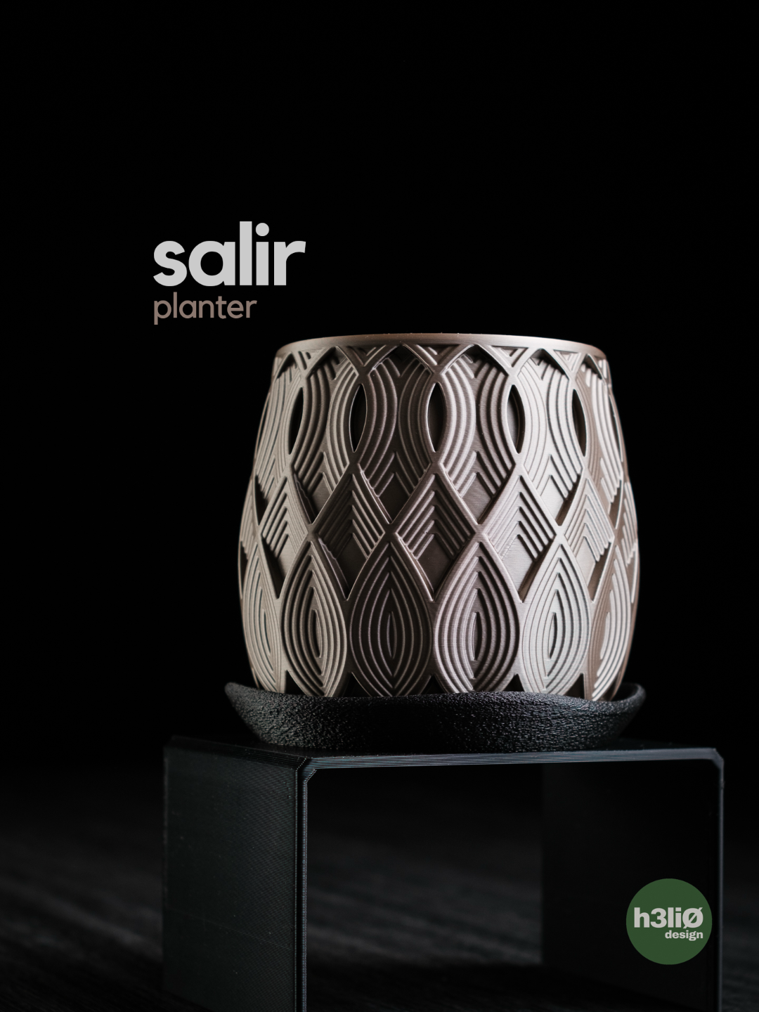 Salir — сферичен planter с ажурен art-deco релеф
