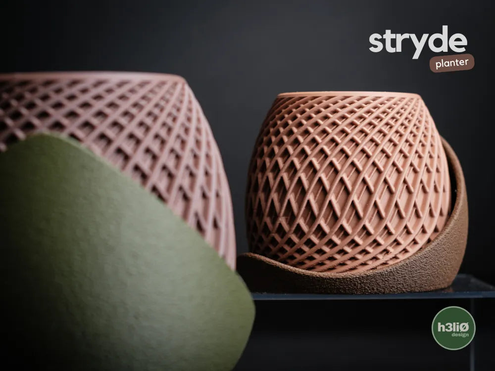 Stryde саксия