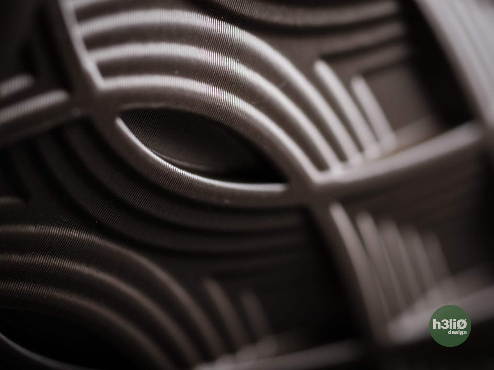 Salir — сферичен planter с ажурен art-deco релеф
